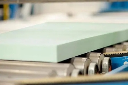 地暖保溫板用擠塑板比較實用，選擇地暖擠塑板需要注意它的各項性能